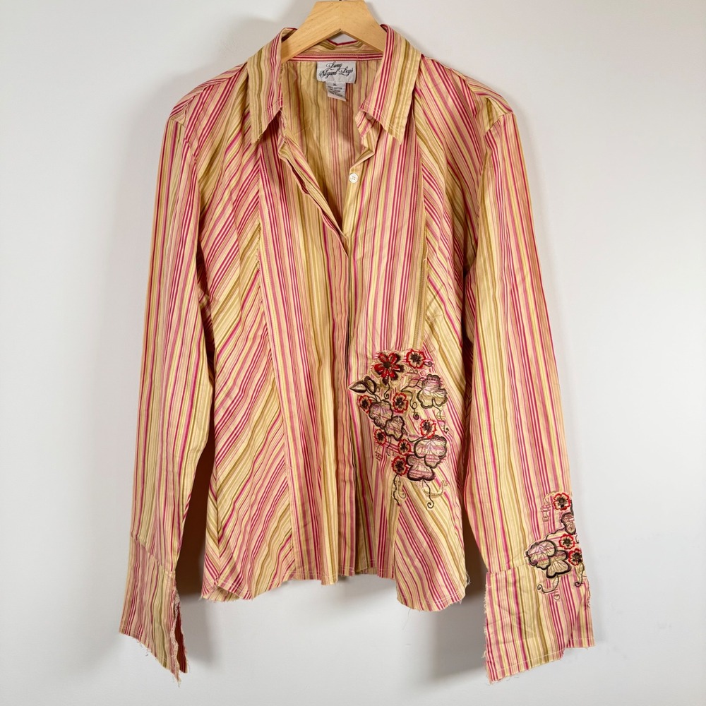 Long Elegant Legs Vintage VTG Striped Embroidered Raw Hem Button Up Shirt Top XL